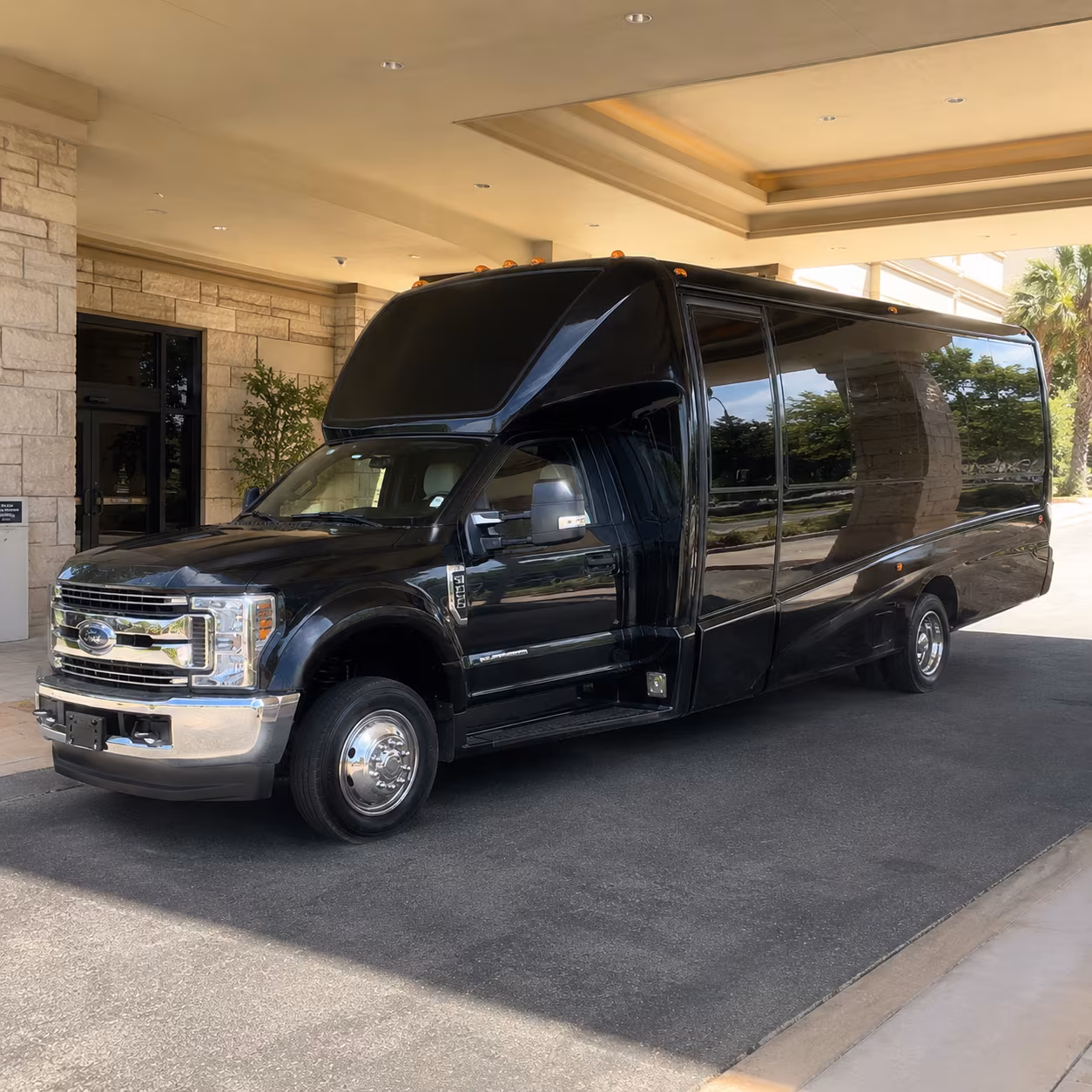 East Los Angeles Homecoming & Prom Party Bus Rentals