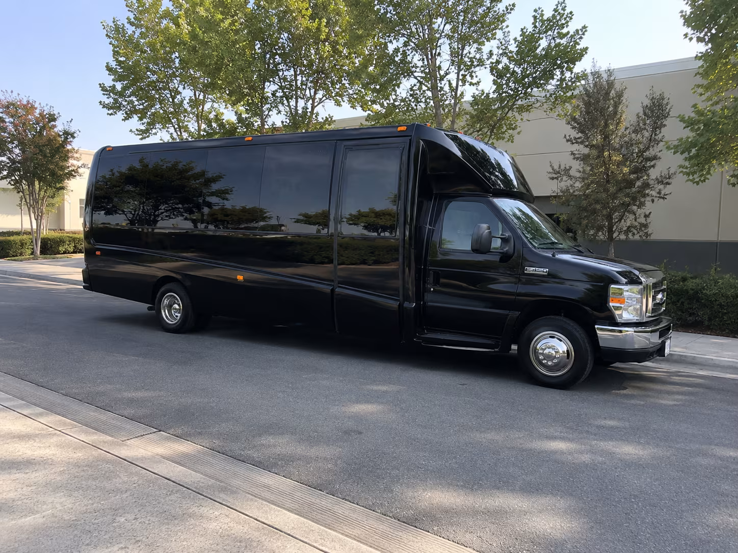 Monterey Park Winery Tour & Pub Crawl Transportation